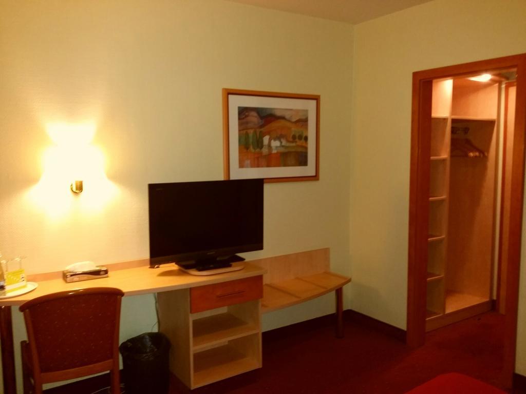 Abant Hotel Frankfurt Obertshausen Exterior foto